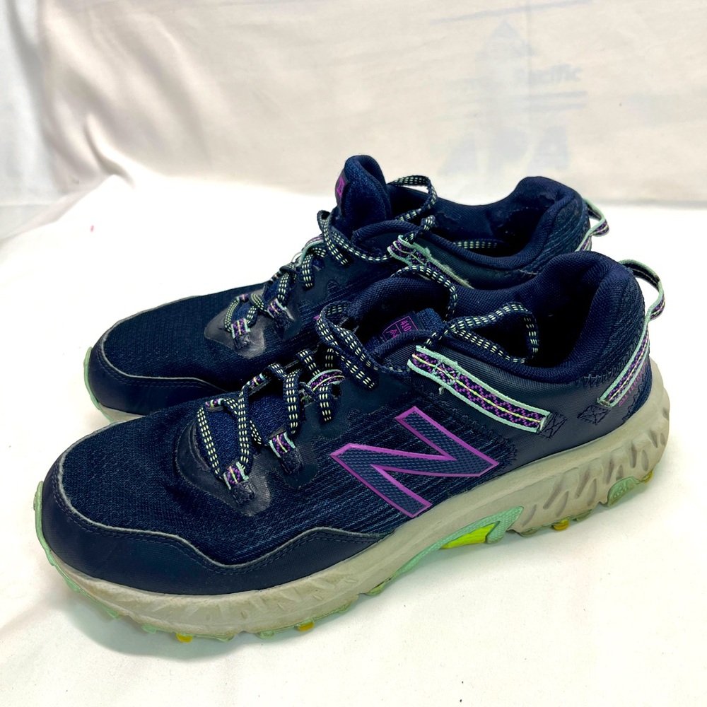 New Balance Sneaker Navy/Purple Rugged Design W/Traction for Trails/Walking 10
